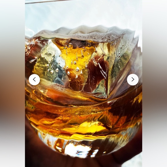 New Honest Ice Maelstrom shot silicone ice cube mold / tray - Picture 4 of 11